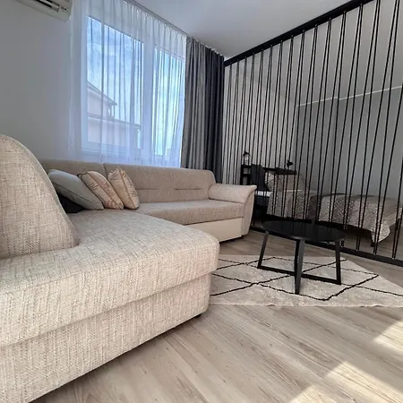 Karolina 65 Слънчев бряг